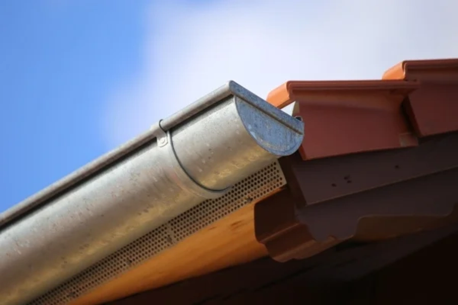 What To Expect During Seamless Gutter Install in Chatham, NJ What To Expect During Seamless Gutter Install in Chatham, NJ